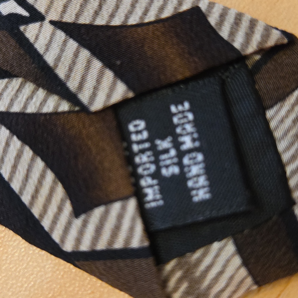 Ziggurat Vintage Silk Tie - Picture 4 of 4